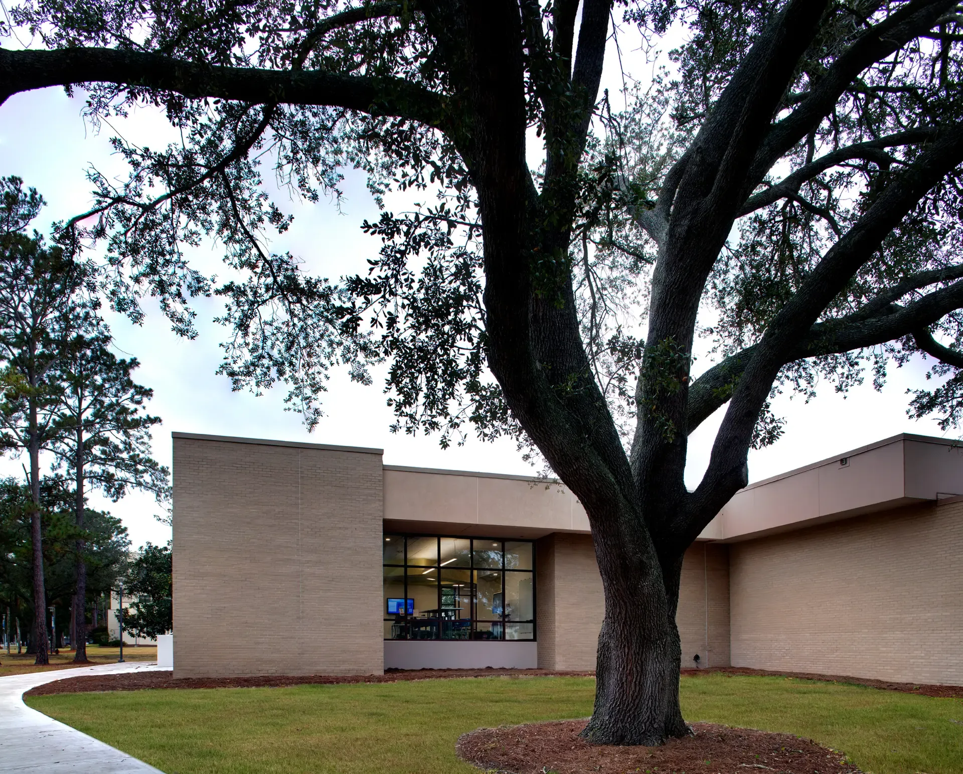 Clara Wood Gould Memorial Library: photo 1 of 7